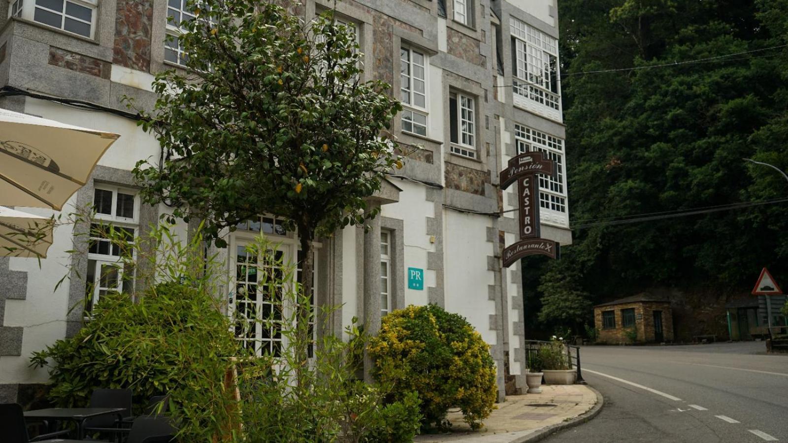 Pension Castro Parrillada ซาโมส ภายนอก รูปภาพ